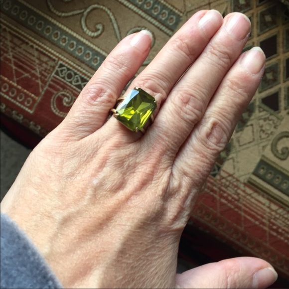 Ann Taylor Crystal statement ring size 7 - Picture 5 of 8